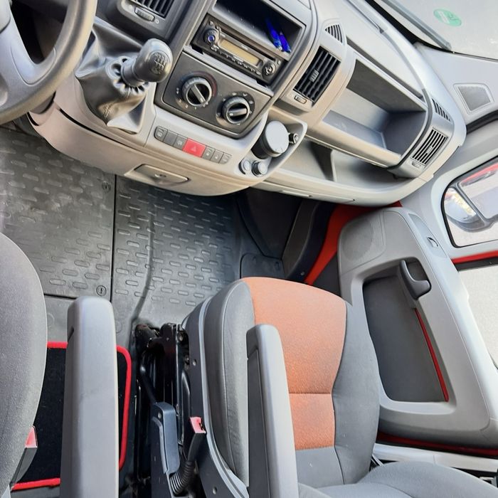 Fiat ducato Vand/schimb cu ceva mai mic cu locuri