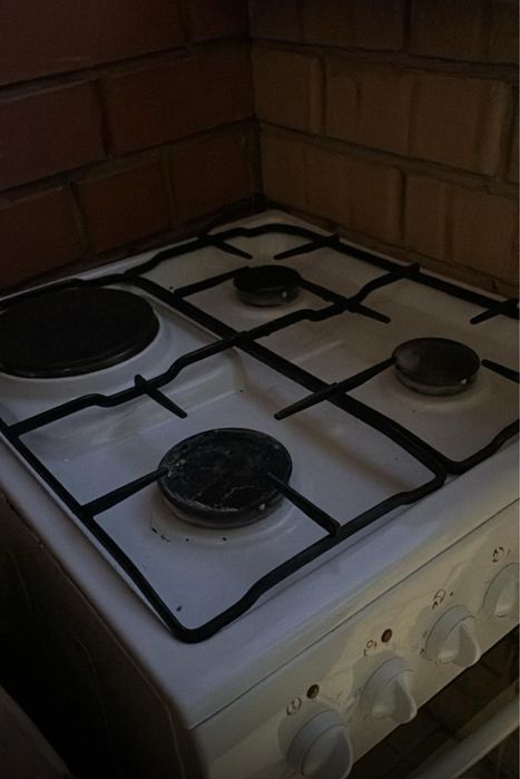 Газ плита универсальная четыре конфорки Дарина