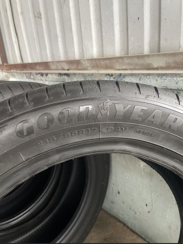 215.55R17 Goodyear тойота,шины