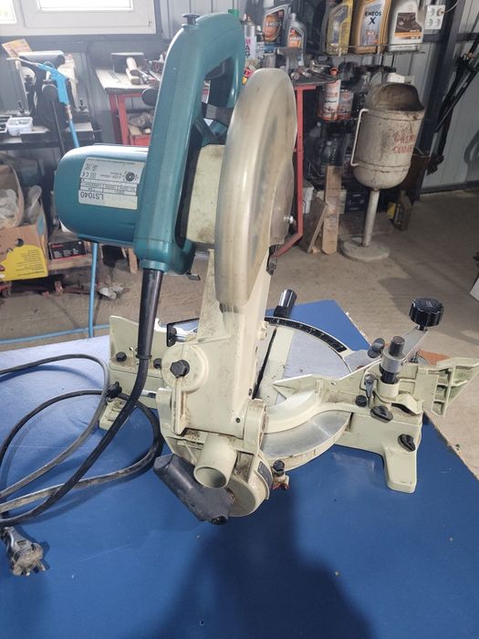 Circular Makita cu pânză multimaterial