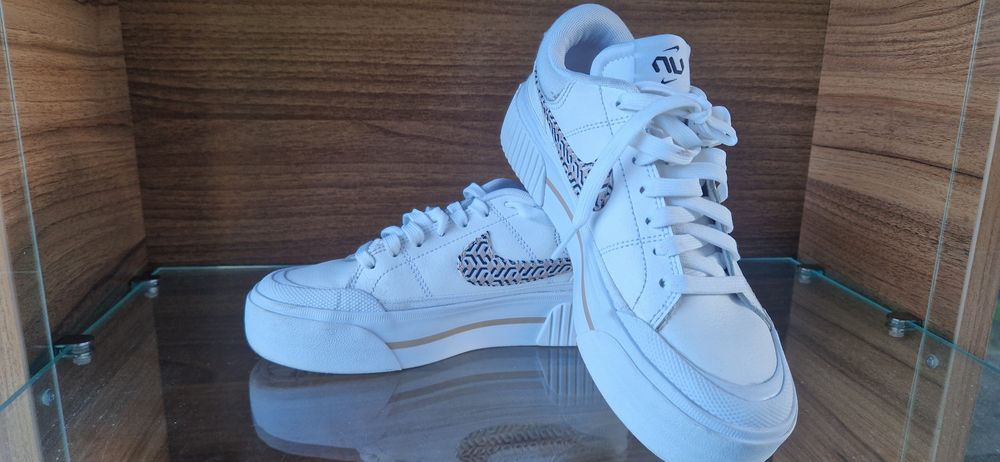 Nike,noi,marimea 36