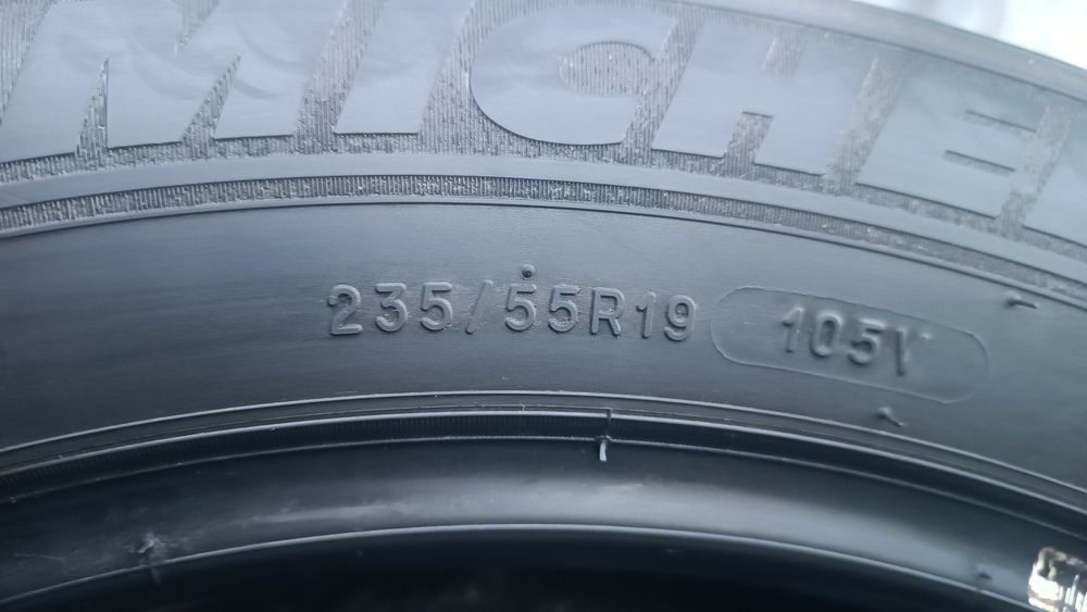 235/55/19 Michelin