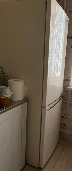 Холодильник белый