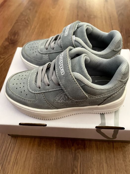 *НОВИ* Детски обувки размер 25 на Kappa