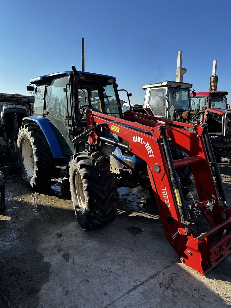 Dezmembrez New Holland TL100A