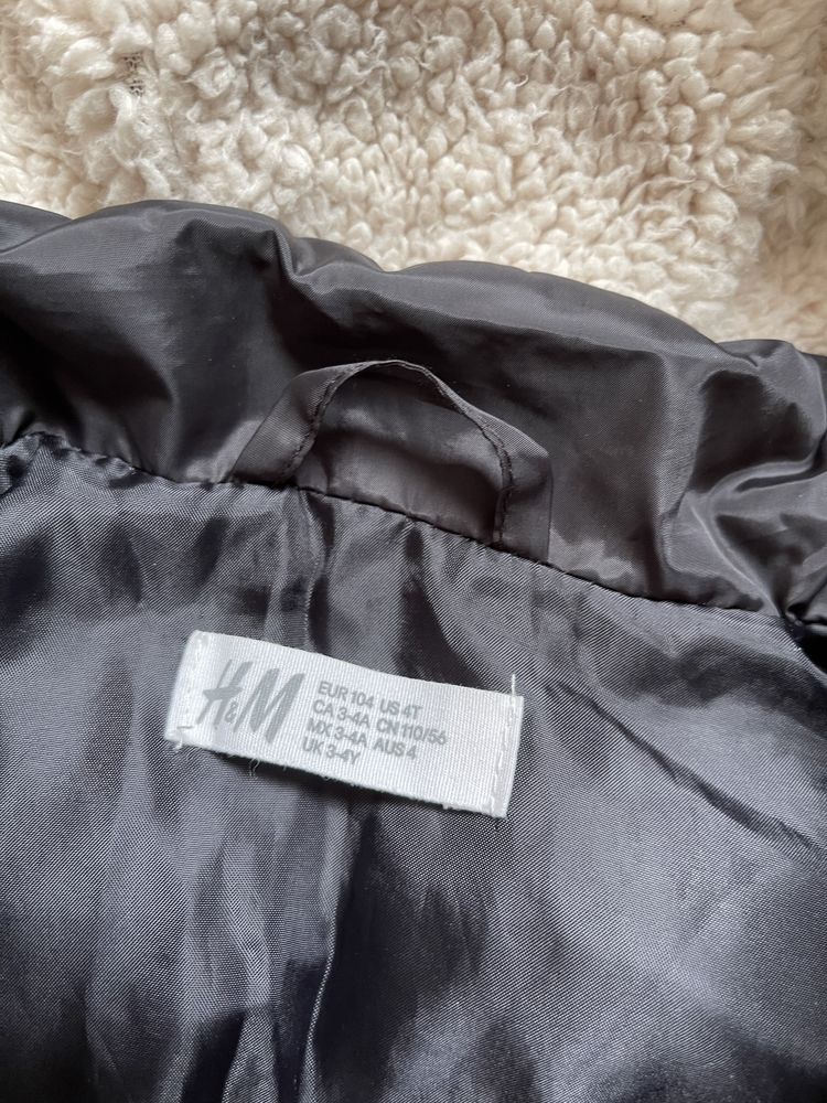 Жилетка дутая от фирмы H&M