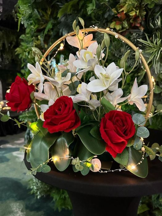 De vanzare -set 30 aranjamente florale artificiale pentru evenimente