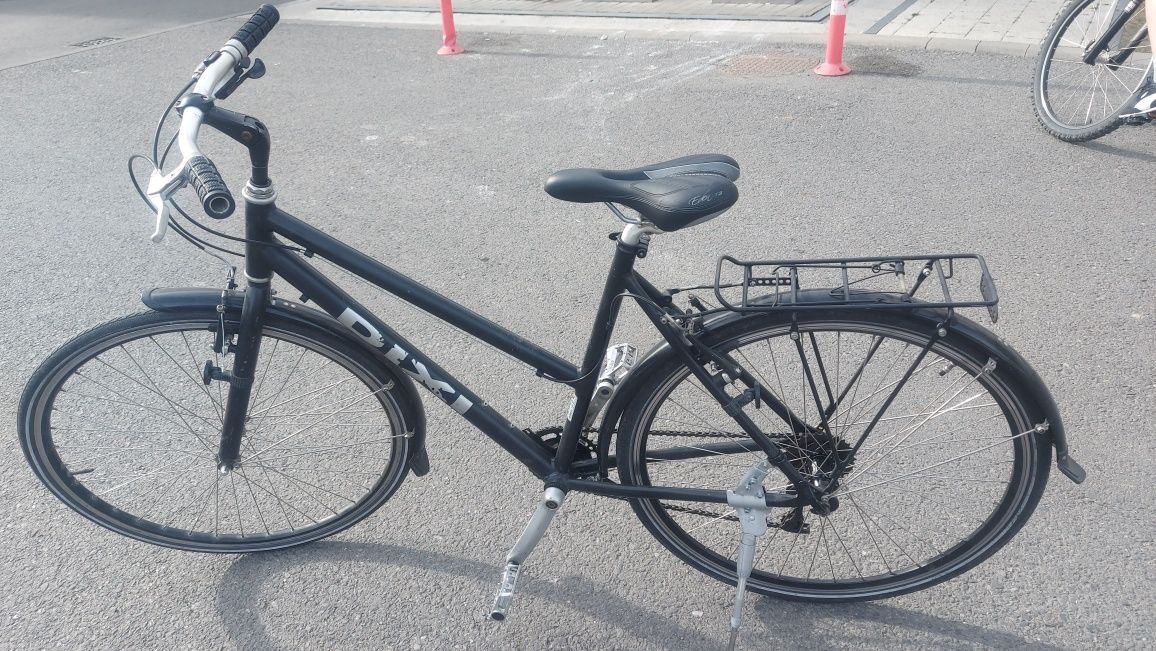 Bicicleta damă de oraș