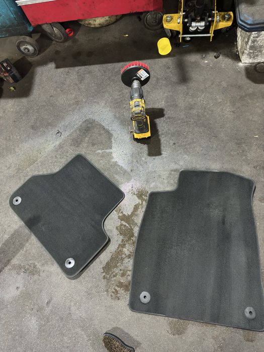 Servicii detailing auto