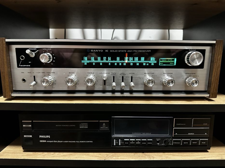 Amplituner Sanyo dcx 2300