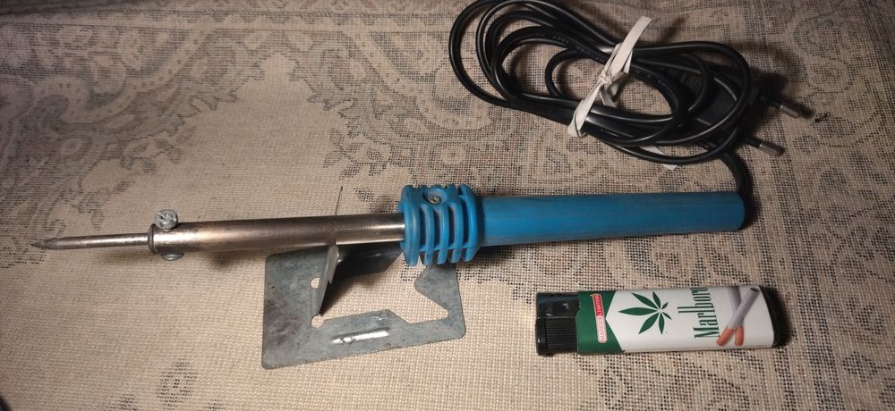 Паяльник качественный б/у 60 ватт.