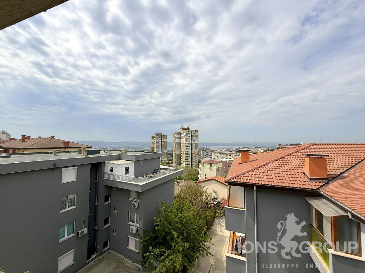 Продава се Тристаен апартамент в Варна, м-т Пчелина - 75 кв.м за 2200 €/кв.м - Снимка #5