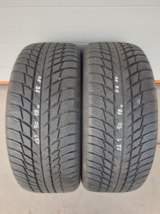 Зимни гуми 2 броя BRIDGESTONE Blizzak LM001 225 50 R18 дот 2820