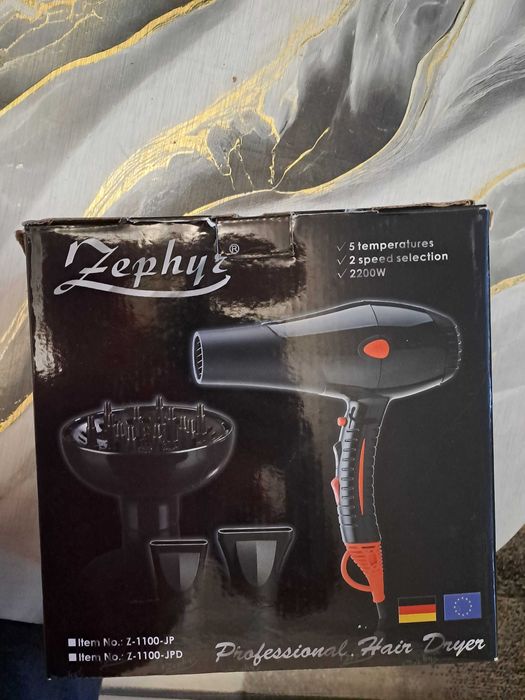 Сешоар за коса Zephyr с приставки и дифузер