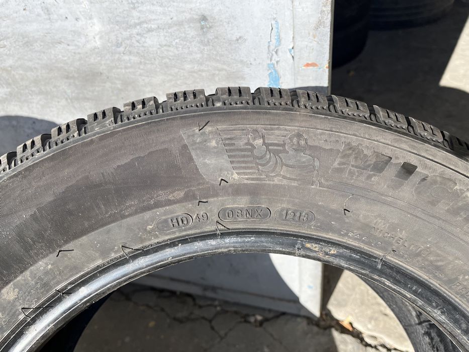 4 бр. зимни гуми 215/60/16 Michelin A6 5,5-6,5 mm DOT 1218