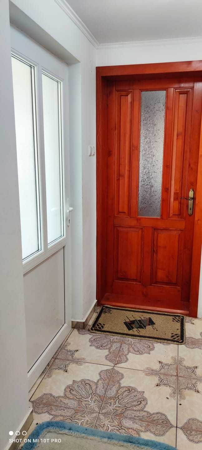 Vand casa de vacanta in Santimreu
