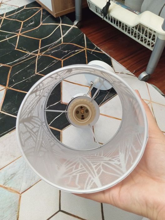 Продам люстру в отличном состоянии