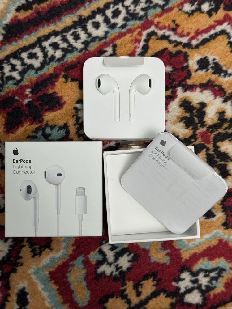 Наушники EarPods Lightning