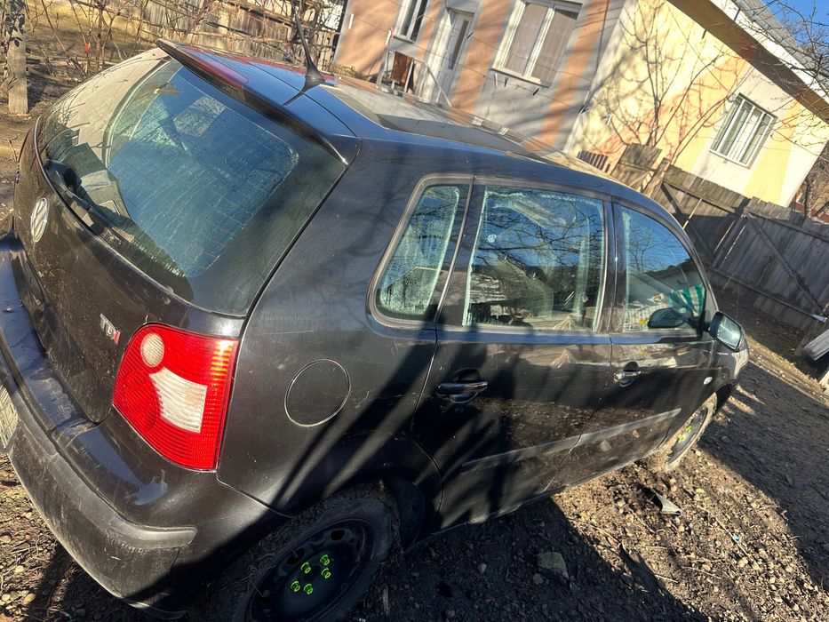 Dezmembrez volkswagen polo 1.4 tdi 2004 motor cutie capota tot