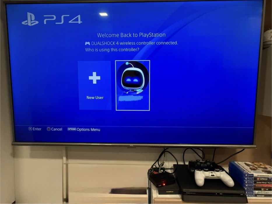 Продавам PlayStation 4 – Отлично състояние!