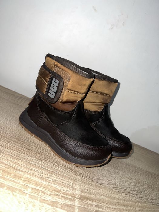 Ghete ugg baieti nr 26-27