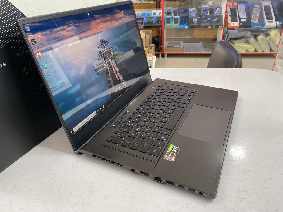 Asus ROG ZEPHYRUS  ryzen 9