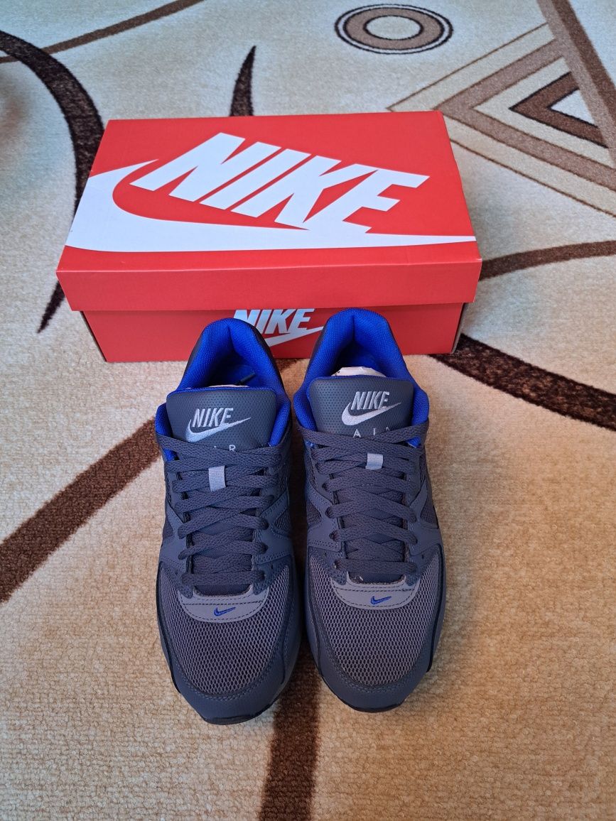 Спортни обувки Nike AIR MAX COMMAND