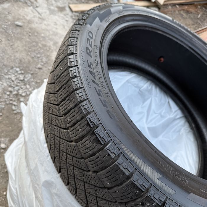 Pirelli Ice Zero FR 2023год