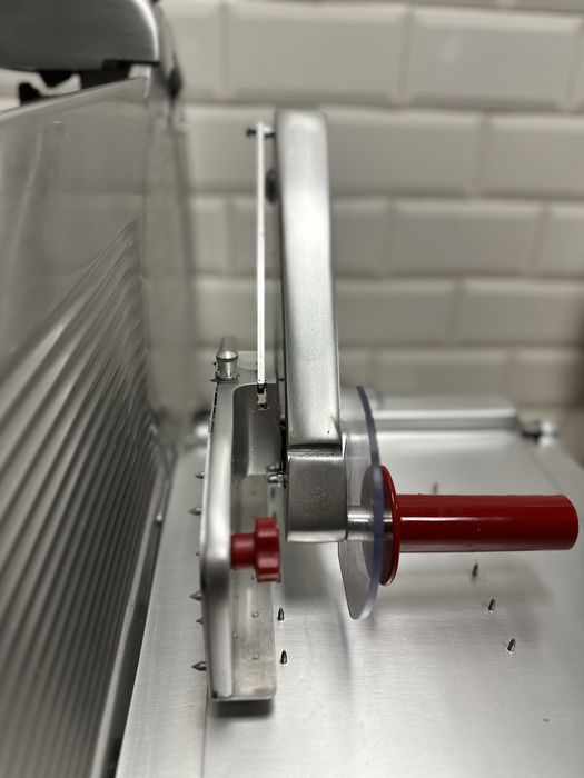 Колбасорезачка - слайс машина