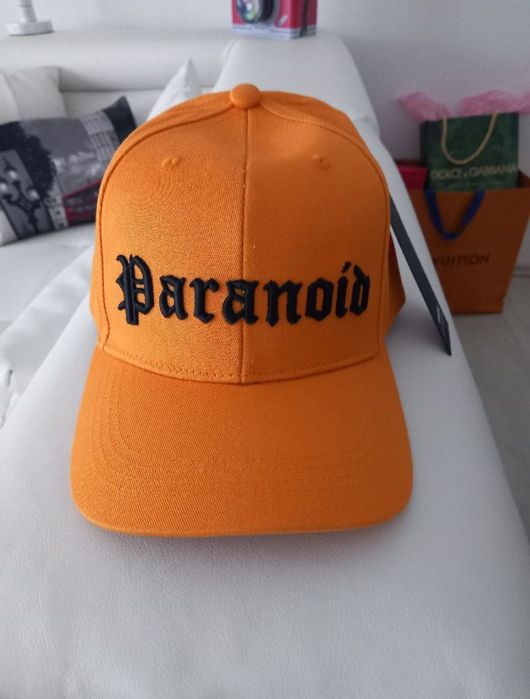 Vând Șapcă sport fashion, produs nou, produs de calitate.