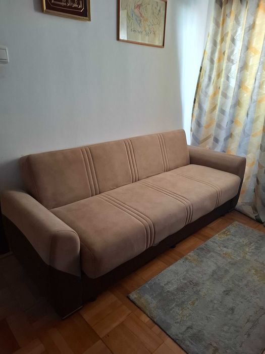 Canapea extensibila 3 locuri