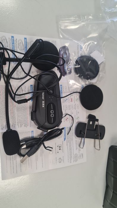 Intercom moto cu comunicare între ele