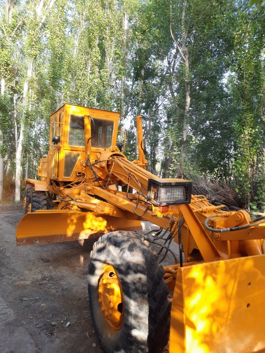 Автогрейдер дз122