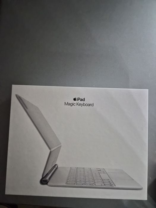 Ipad magic keyboard 11"