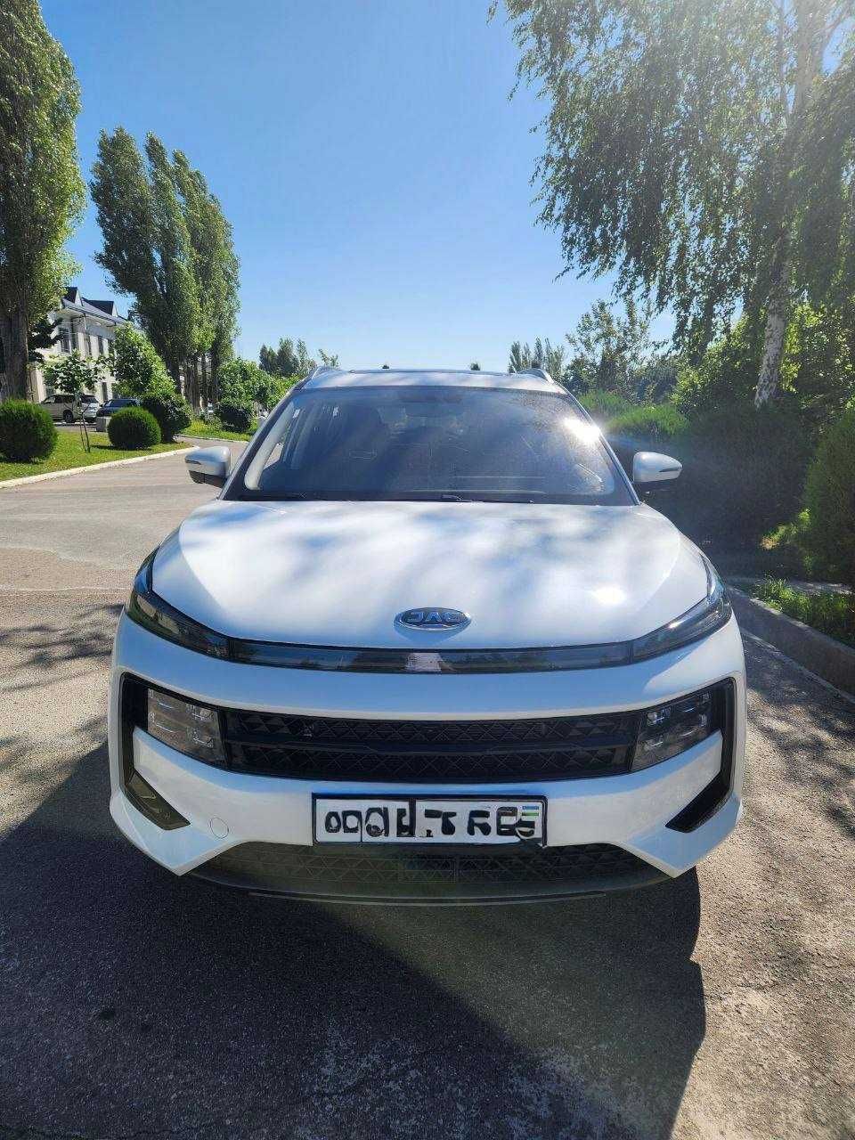 Продаётся Машина Jac Js6