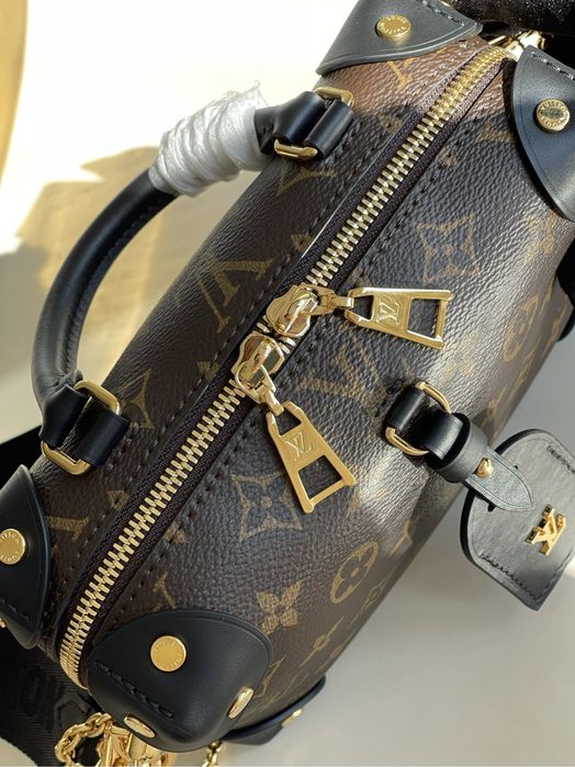Louis Vuitton Vuitton Petite Malle Souple