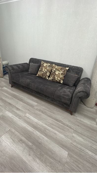 Стол . Мдф и массив дерева.