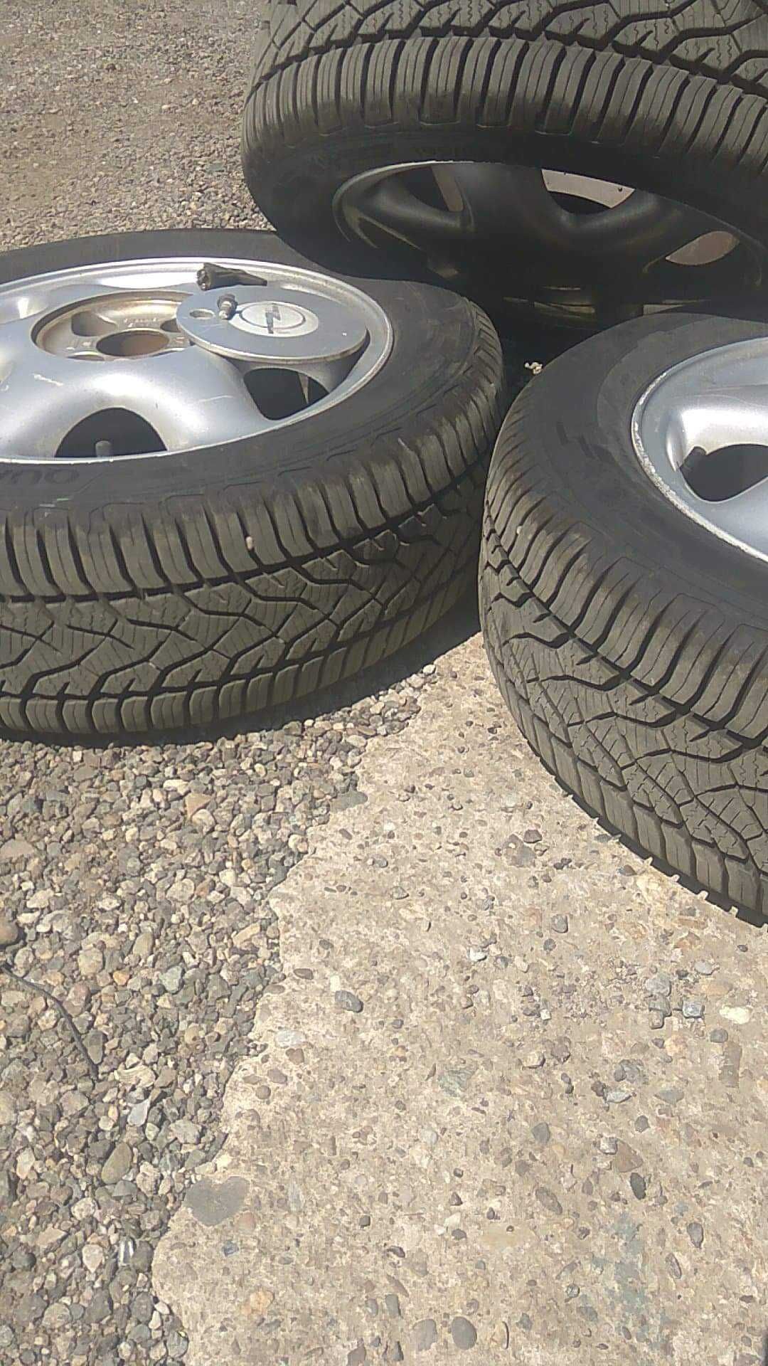 Cauciucuri și jenți 15"