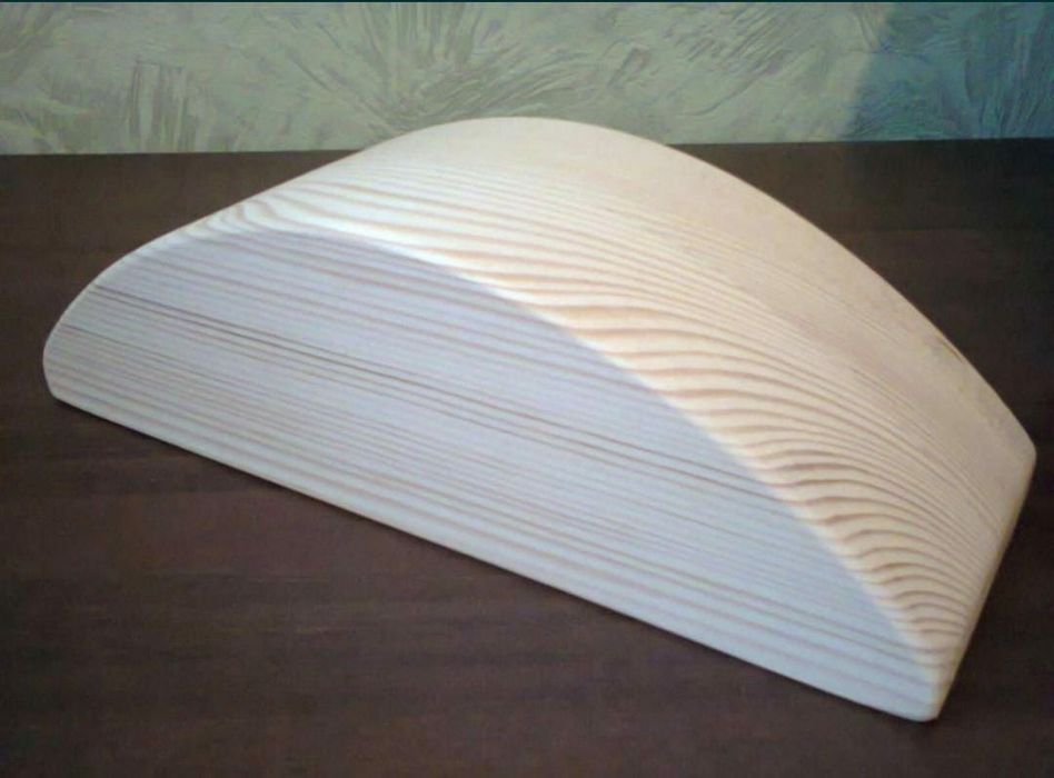 Подушка Мейрама из дерева