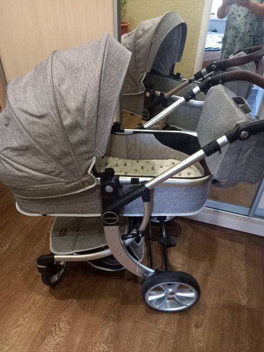 Детская коляска, большая и очень удобная, почти новая