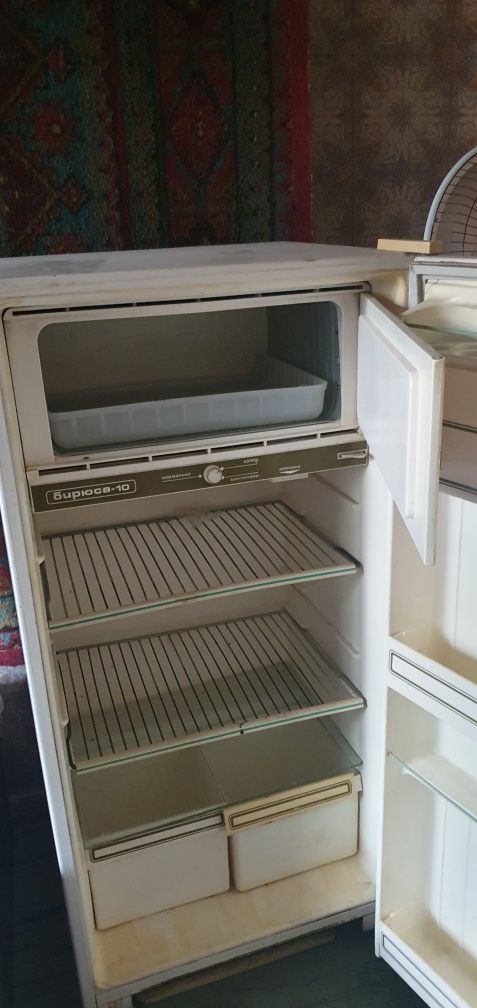 Продам холодильник бирюса