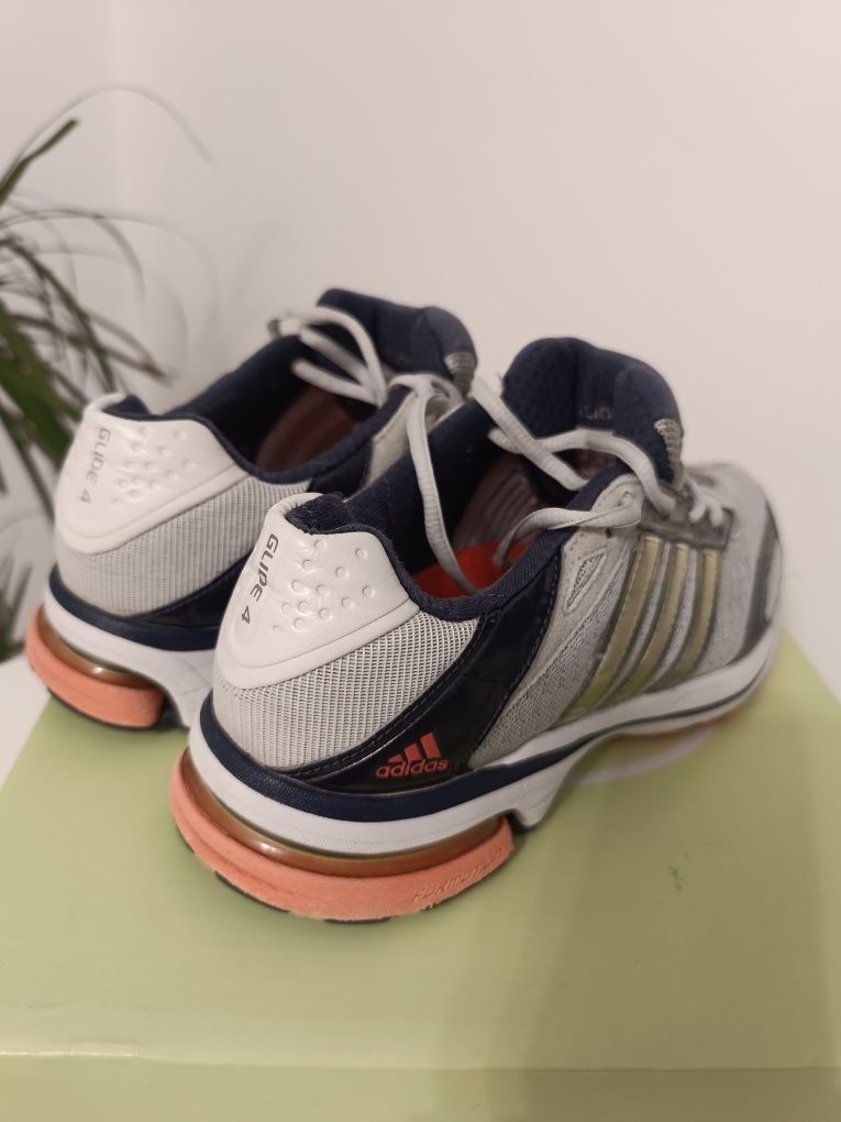 Adidași originali în condiții bune - Adidas