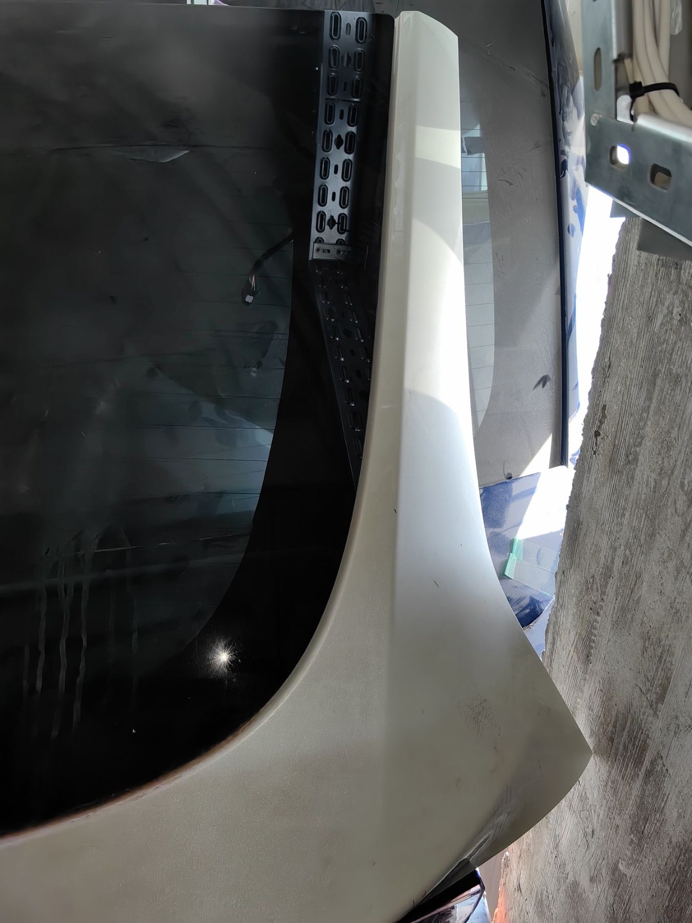 Багажник врата Tesla Y 2024 / Тесла У 2024г