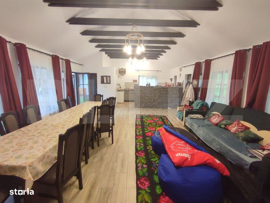 Casa de vacanta si anexe in  Stulpicani