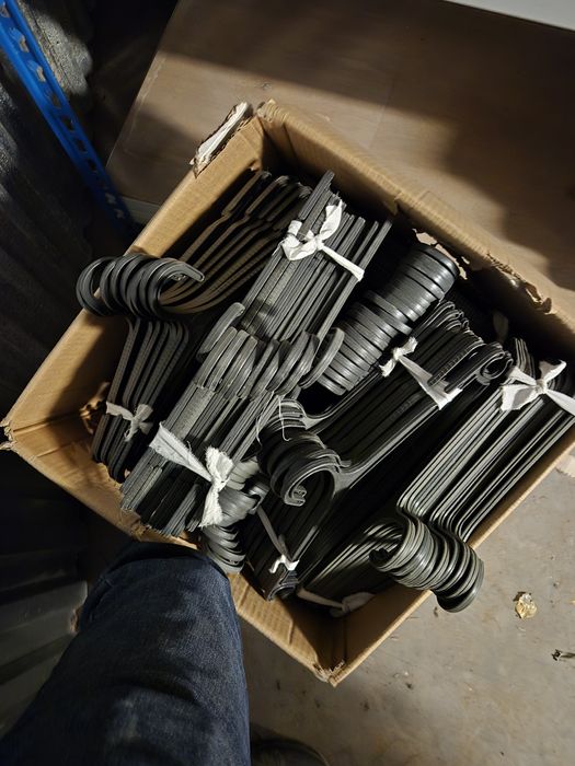 Вешалки пластиковые новые