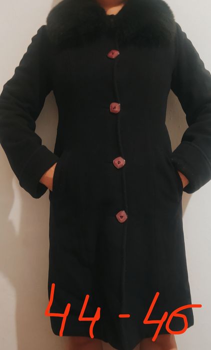 Продается пальто в хорошем состоянии чистое не изношенное