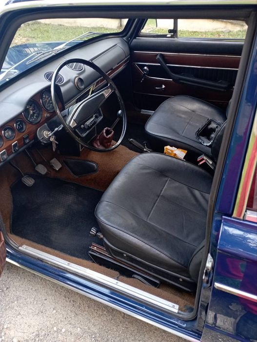 Продавам Лада 2103