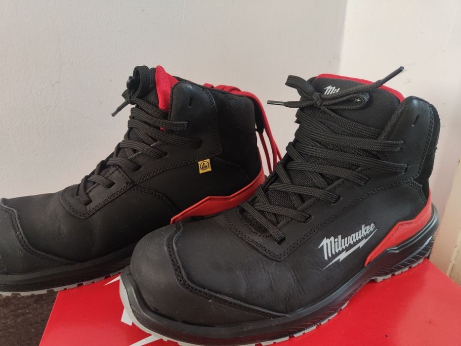 Високи работни обувки MILWAUKEE Flextred s3s 42 номер