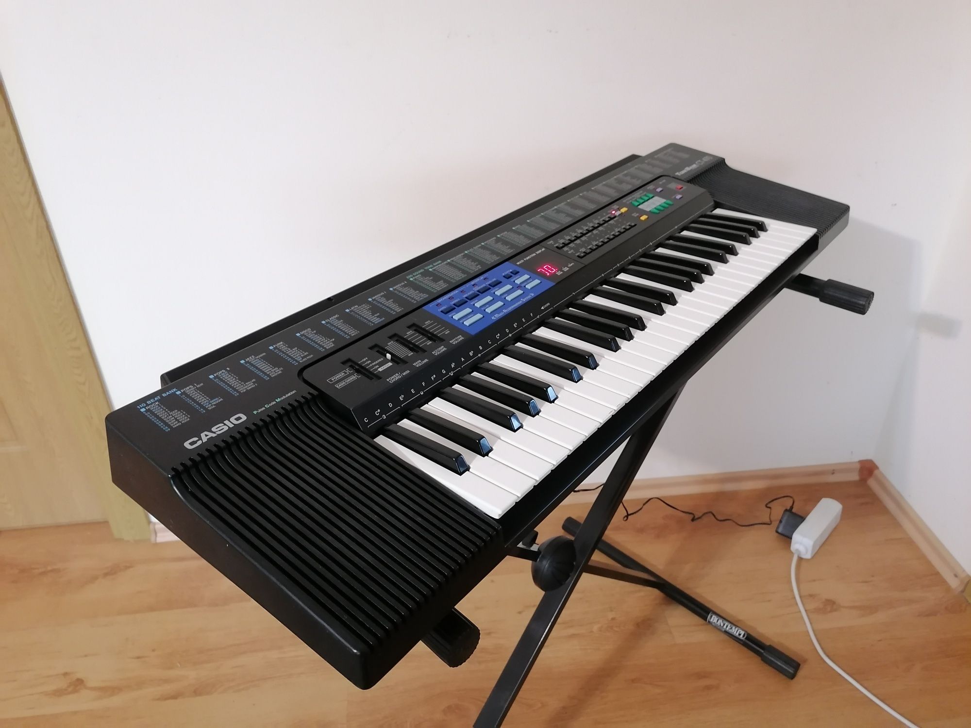 CASIO CT-470 orga electronică