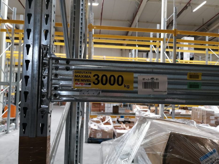 Vând rafturi metalice profesionale reglabile A super preț